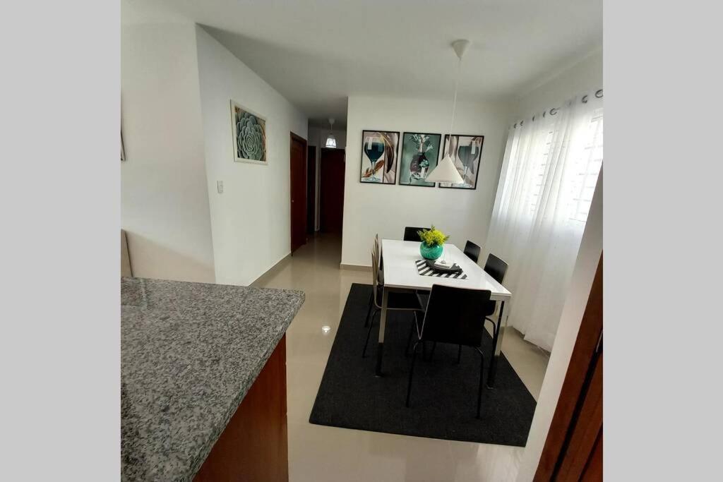 Confortable Apartamento De 3 Tres Habitaciones, Con Hermosa Vista De Area Verde, Ademas De Piscinas Y Juegos Infantiles En Area Recreativa Santiago De Los Caballeros Exterior photo