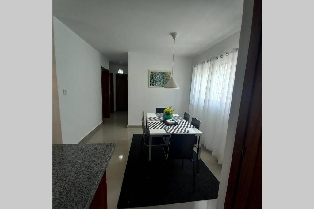 Confortable Apartamento De 3 Tres Habitaciones, Con Hermosa Vista De Area Verde, Ademas De Piscinas Y Juegos Infantiles En Area Recreativa Santiago De Los Caballeros Exterior photo